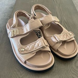 River Island Quilted Beige Grandpa/Sporty Sandals *NEW*